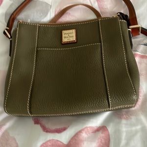 Dooney & Bourke Lexington crossbody in EUC.